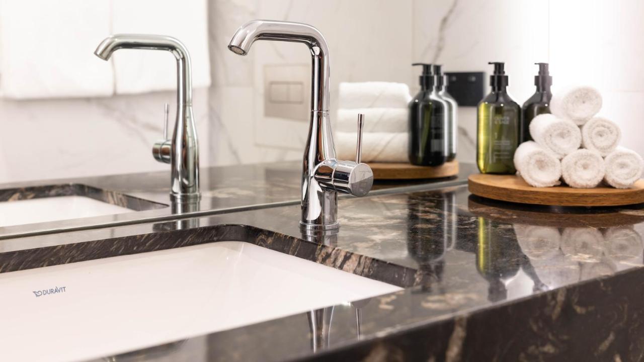 Horizon By Skycity Окленд Экстерьер фото Bathroom taps