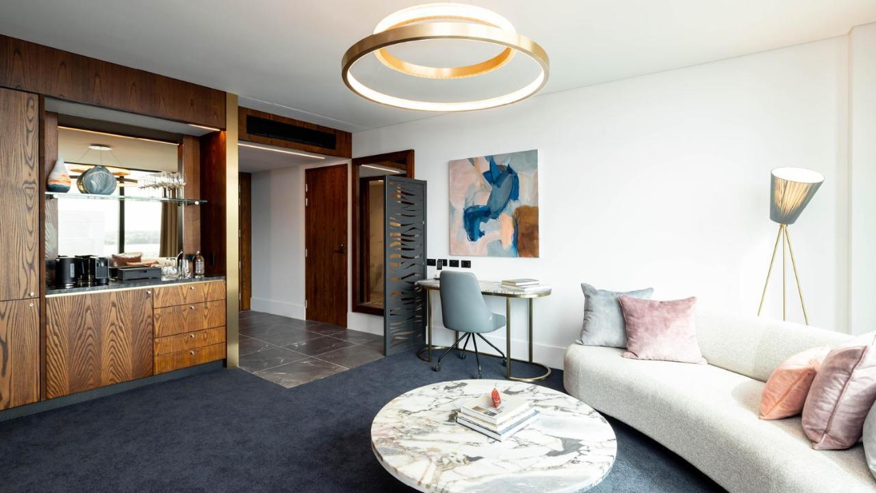 Horizon By Skycity Окленд Экстерьер фото A suite at the hotel