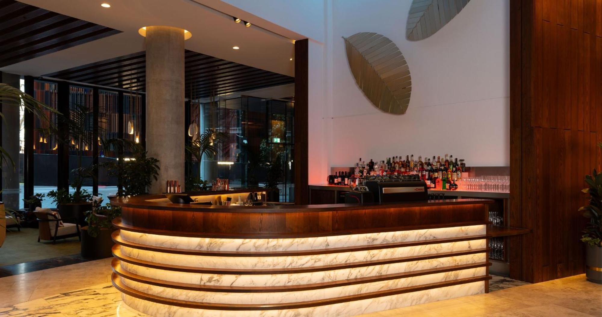 Horizon By Skycity Окленд Экстерьер фото The bar at the Mandarin Oriental, Munich
