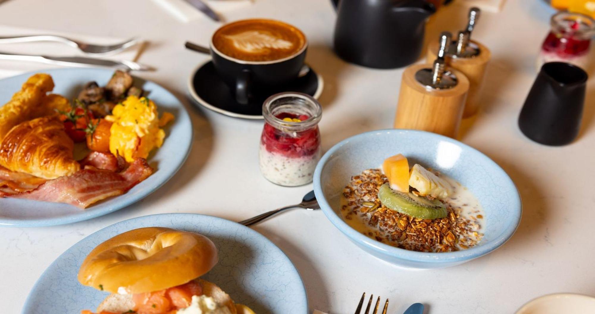 Horizon By Skycity Окленд Экстерьер фото Breakfast at the Bluebird Cafe